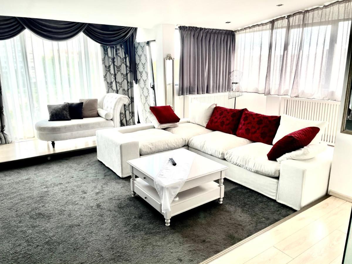 Hotel Jolie Apartments Galaţi Eksteriør billede
