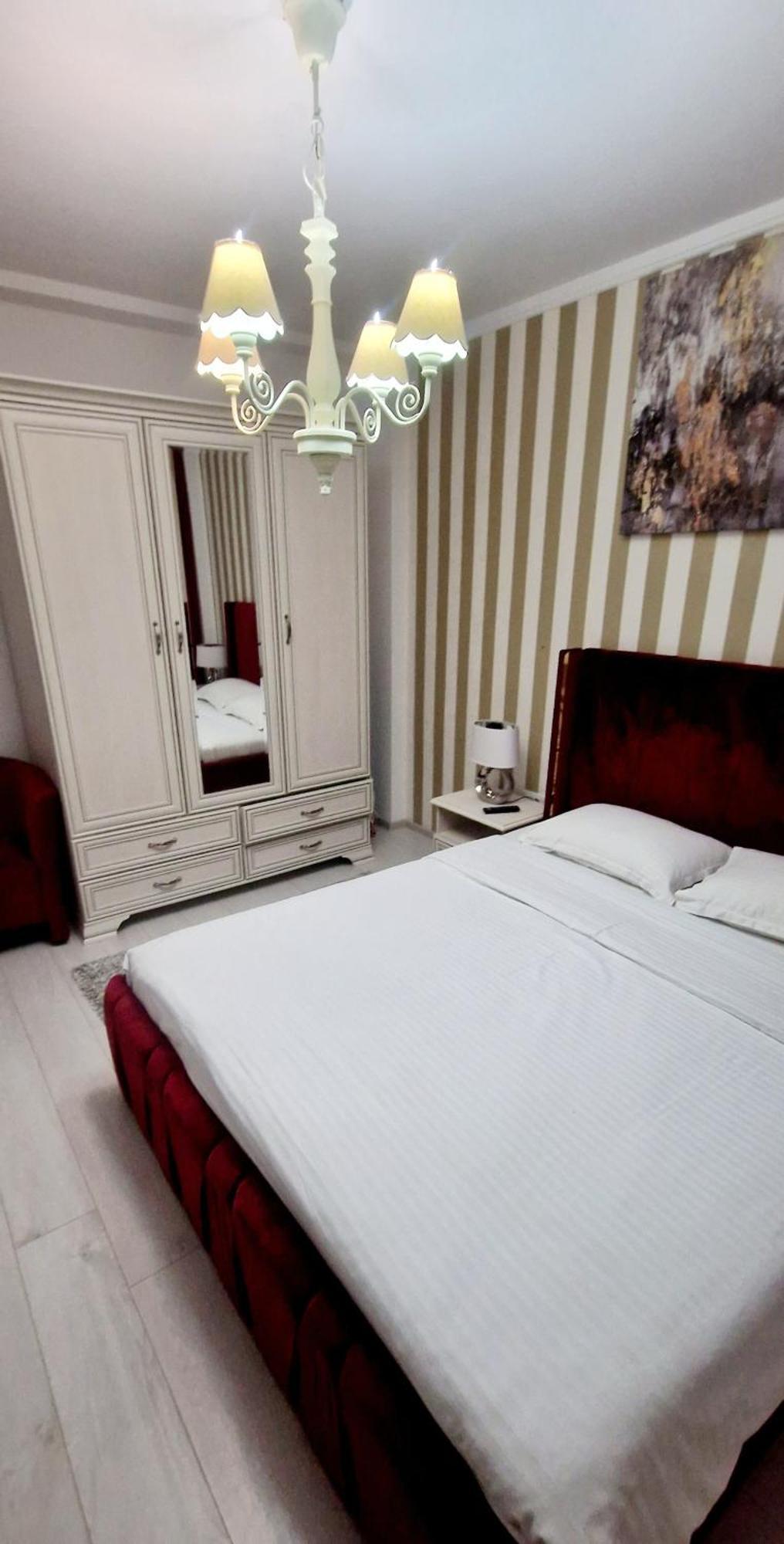 Hotel Jolie Apartments Galaţi Eksteriør billede