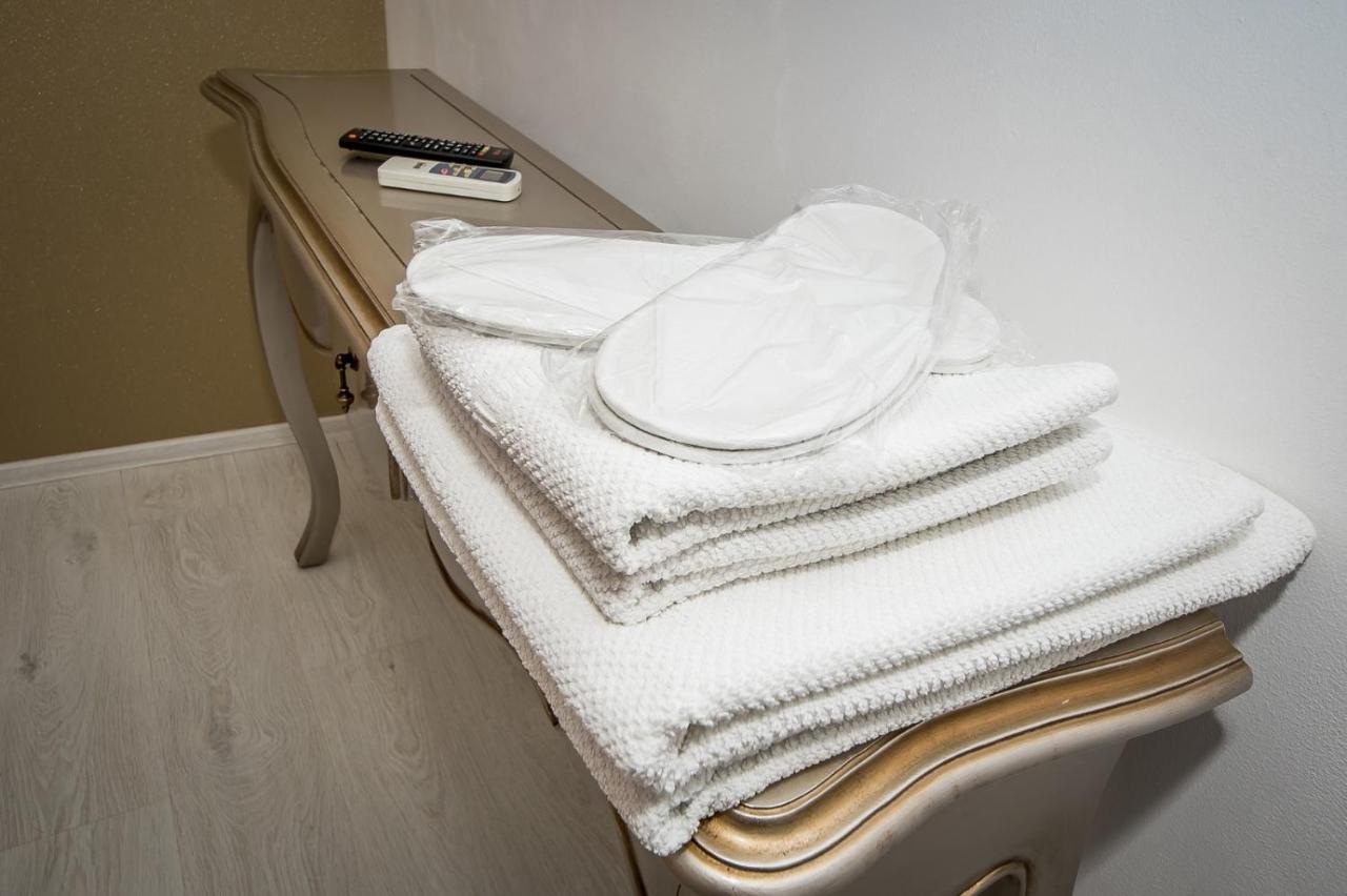 Hotel Jolie Apartments Galaţi Eksteriør billede